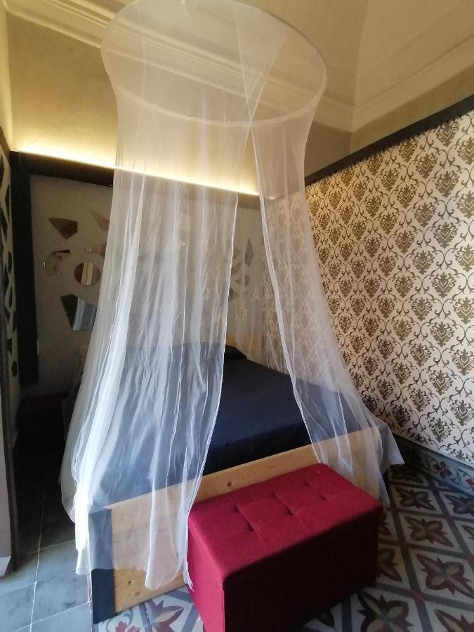 L'Antico Palazzo Rooms 卡塔尼亚 外观 照片