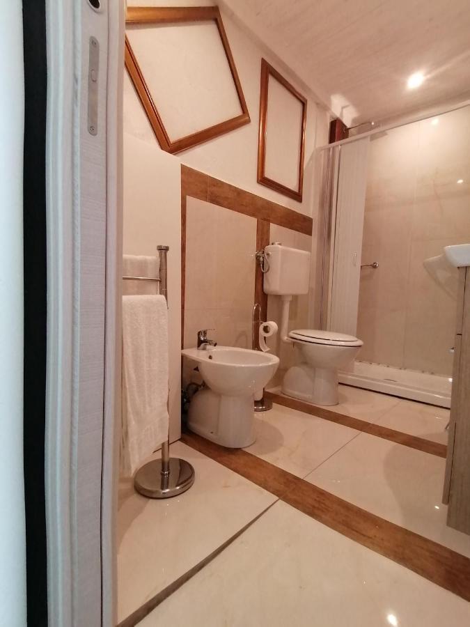 L'Antico Palazzo Rooms 卡塔尼亚 外观 照片