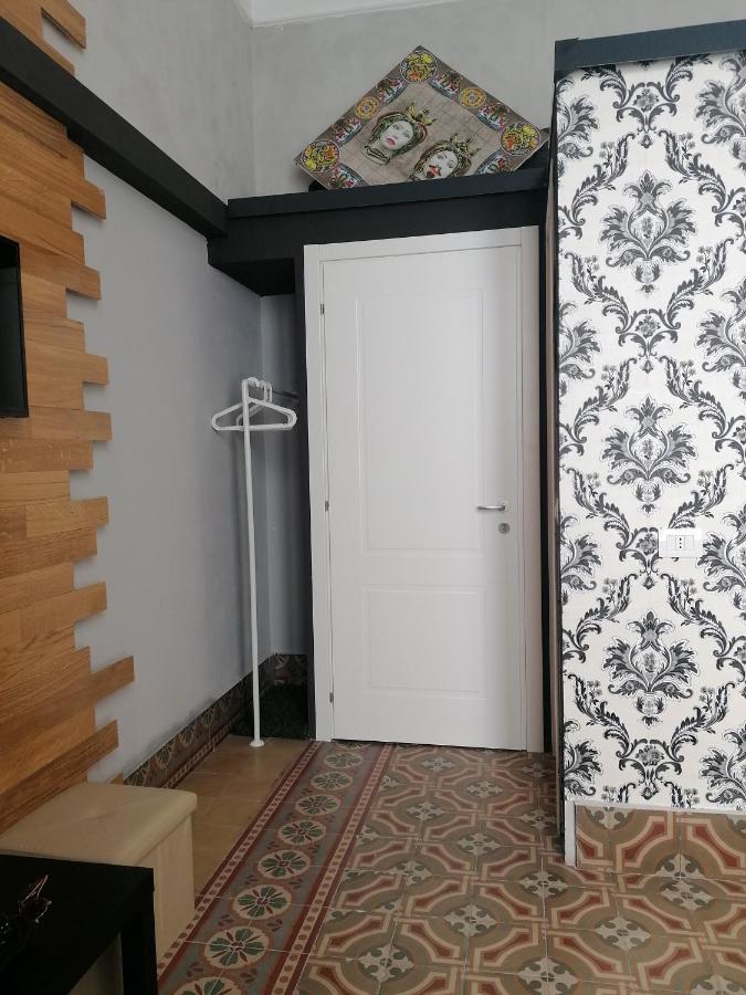 L'Antico Palazzo Rooms 卡塔尼亚 外观 照片