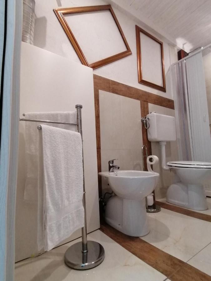 L'Antico Palazzo Rooms 卡塔尼亚 外观 照片