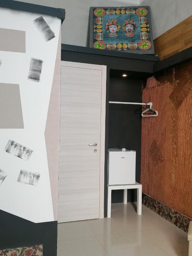L'Antico Palazzo Rooms 卡塔尼亚 外观 照片