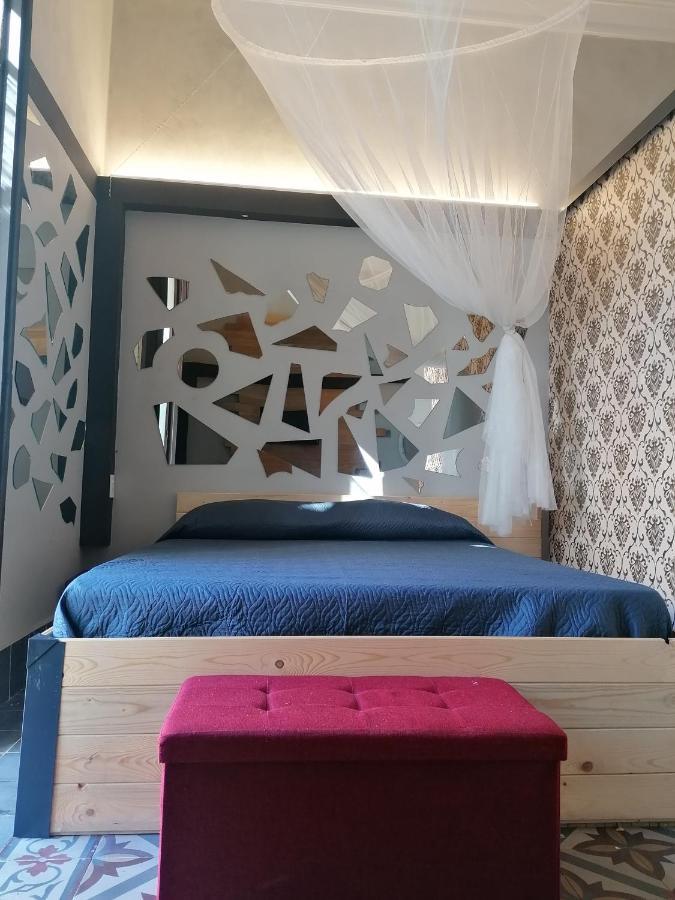 L'Antico Palazzo Rooms 卡塔尼亚 外观 照片